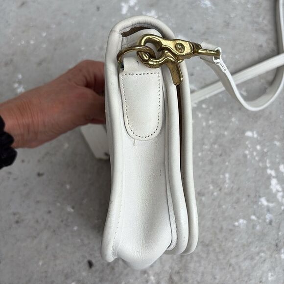 Vintage Coach Crossbody - Picture 7 of 15